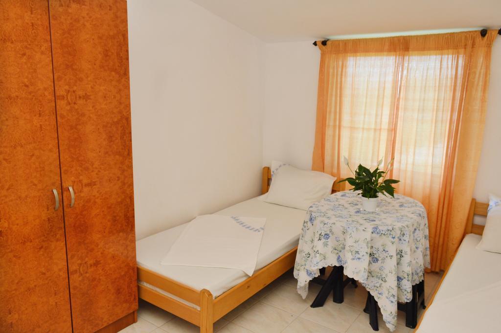 Guest House Lukac Бар Екстер'єр фото