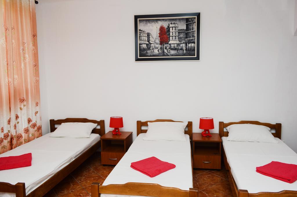 Guest House Lukac Бар Екстер'єр фото