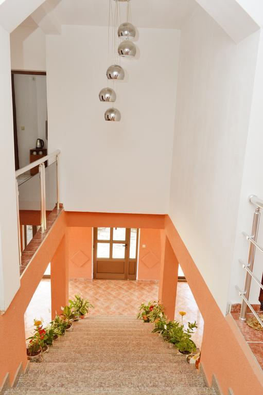 Guest House Lukac Бар Екстер'єр фото