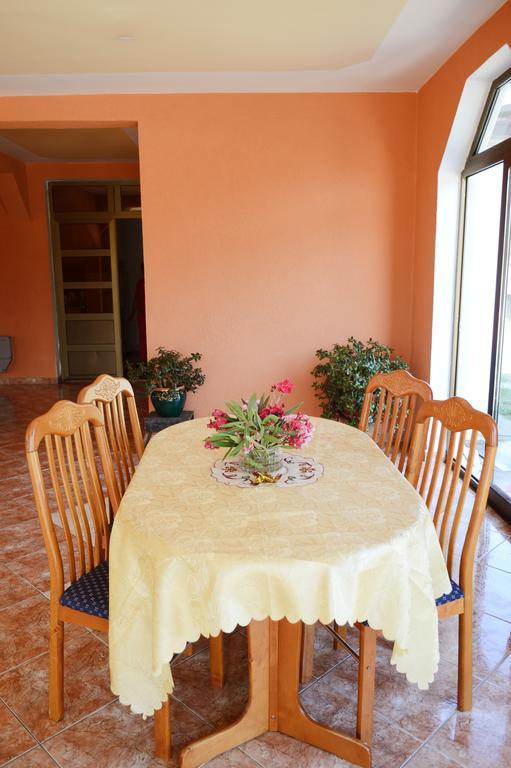 Guest House Lukac Бар Екстер'єр фото