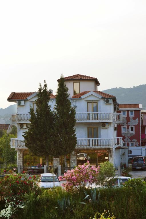 Guest House Lukac Бар Екстер'єр фото